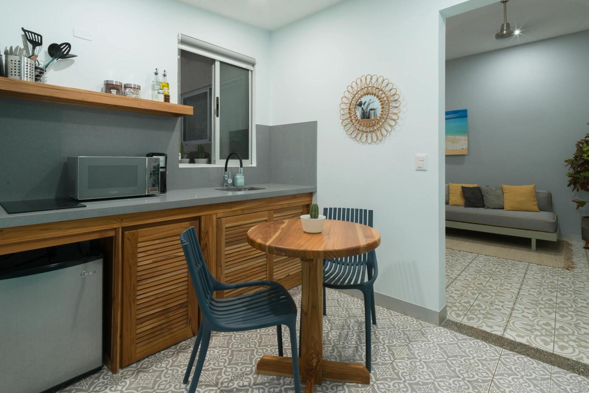 Tamarindo Bay Suites - Self Check In, Adults Only ภายนอก รูปภาพ